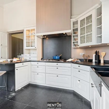Villa Maison Le Petit Chateau - Luxury Former Monastery With Pool Middelkerke